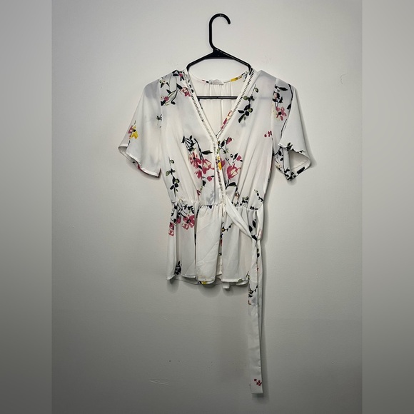 Sienna Sky White Floral Blouse with Tie Front Size XS - Picture 1 of 7